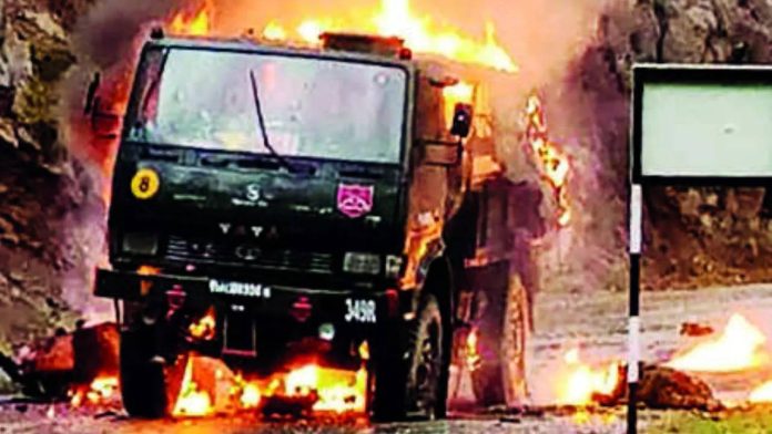 99648944 Pakistan attack on India continues